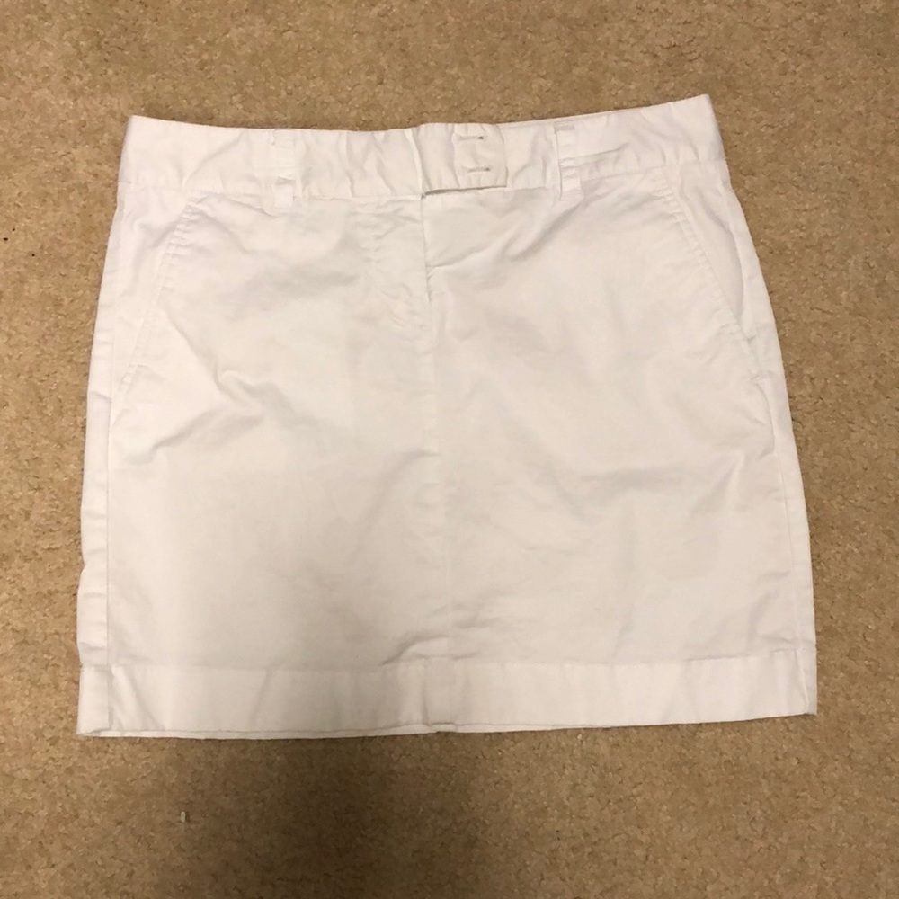 Vineyard Vines white skirt Sz 4